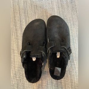 Birkenstock Boston VL/Fell black womens size 40. Never worn.